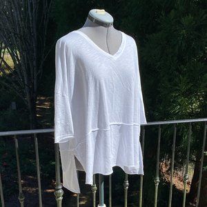 Fresh Laundry V-Neck Cotton Tee – White – Women’s Medium - Excellent Condition
